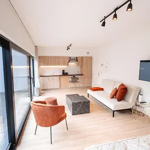 https://ky-new-hotel-apartment-3500m-from-the-airport.brusselshotelsbook.com