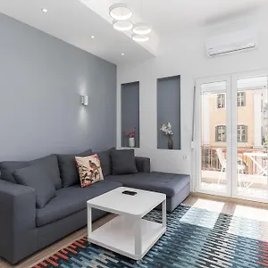 https://liberty-apt-by-halu-apartments.hotels-of-thessaloniki.com