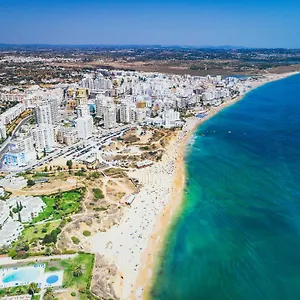 https://armacao-de-pera-brightness-2-with-pool-by-homing.hotelaalgarve.com